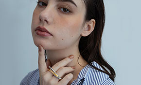 山崎紘菜さん着用】クロスフープノンホールイヤリング | 【公式】MUK