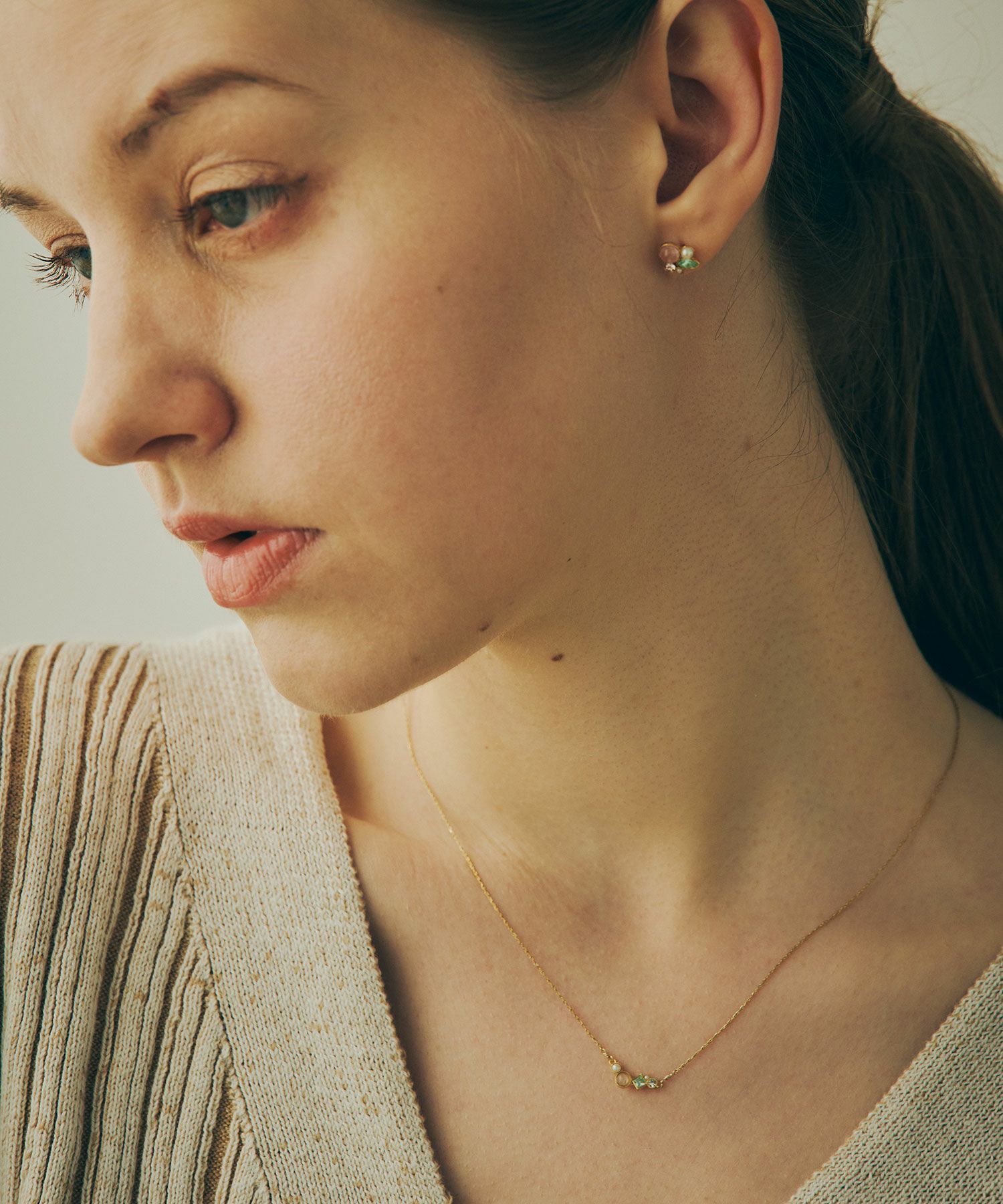 【恋は光着用】ナチュラルストーンとビジューのチタンポストピアス【MUK Dreamy stone】