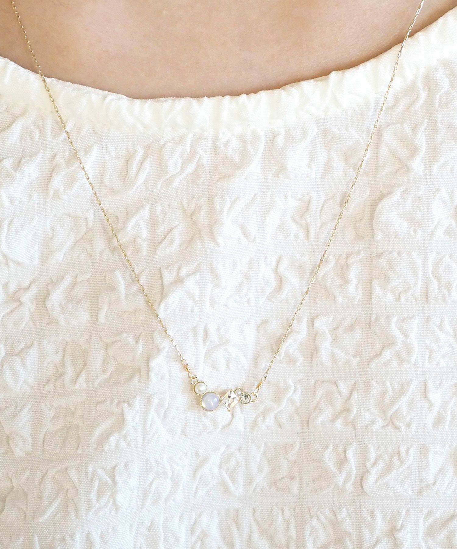 【恋は光着用】ナチュラルストーンとビジューのプチペンダント【MUK Dreamy stone】