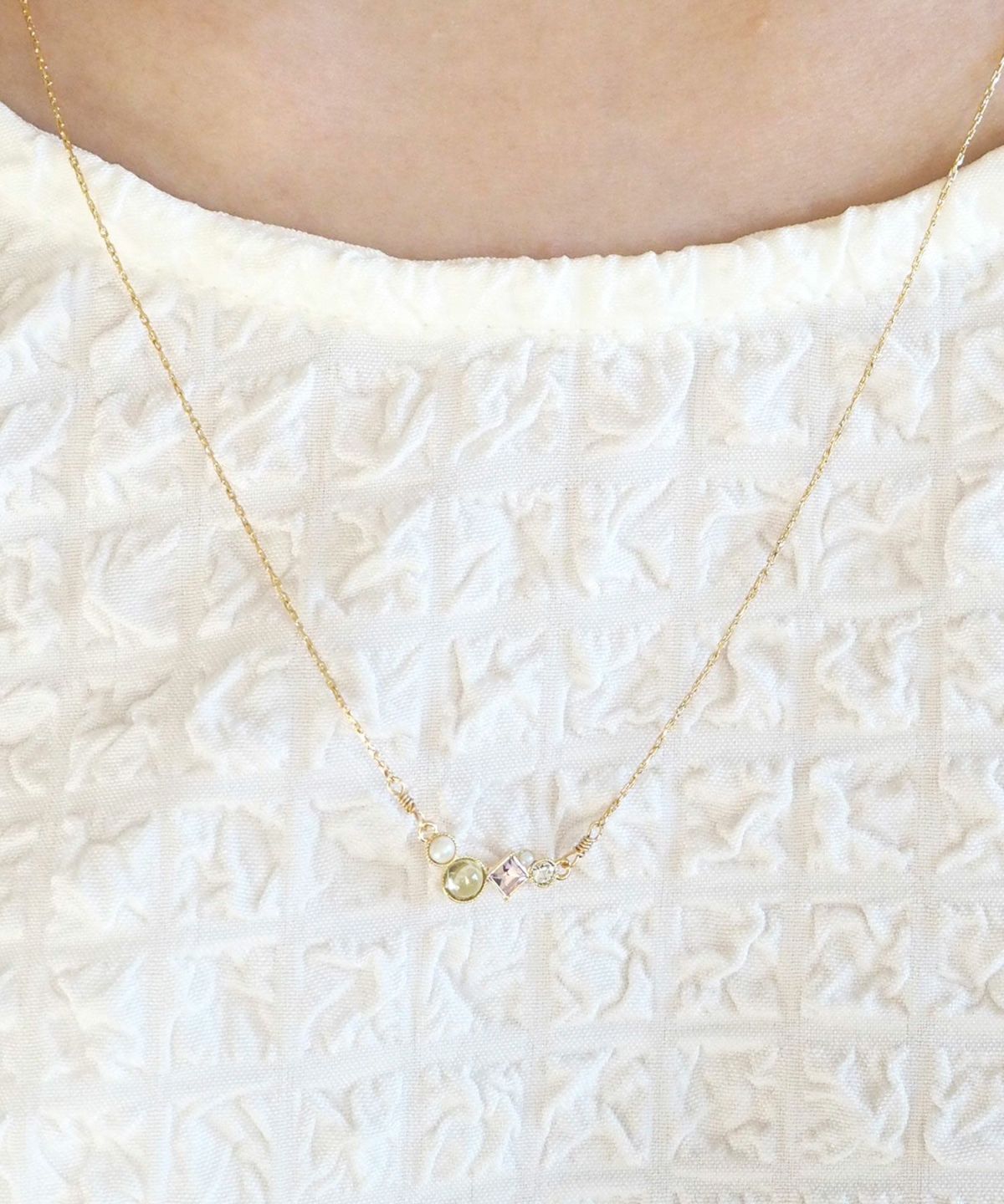 【恋は光着用】ナチュラルストーンとビジューのプチペンダント【MUK Dreamy stone】