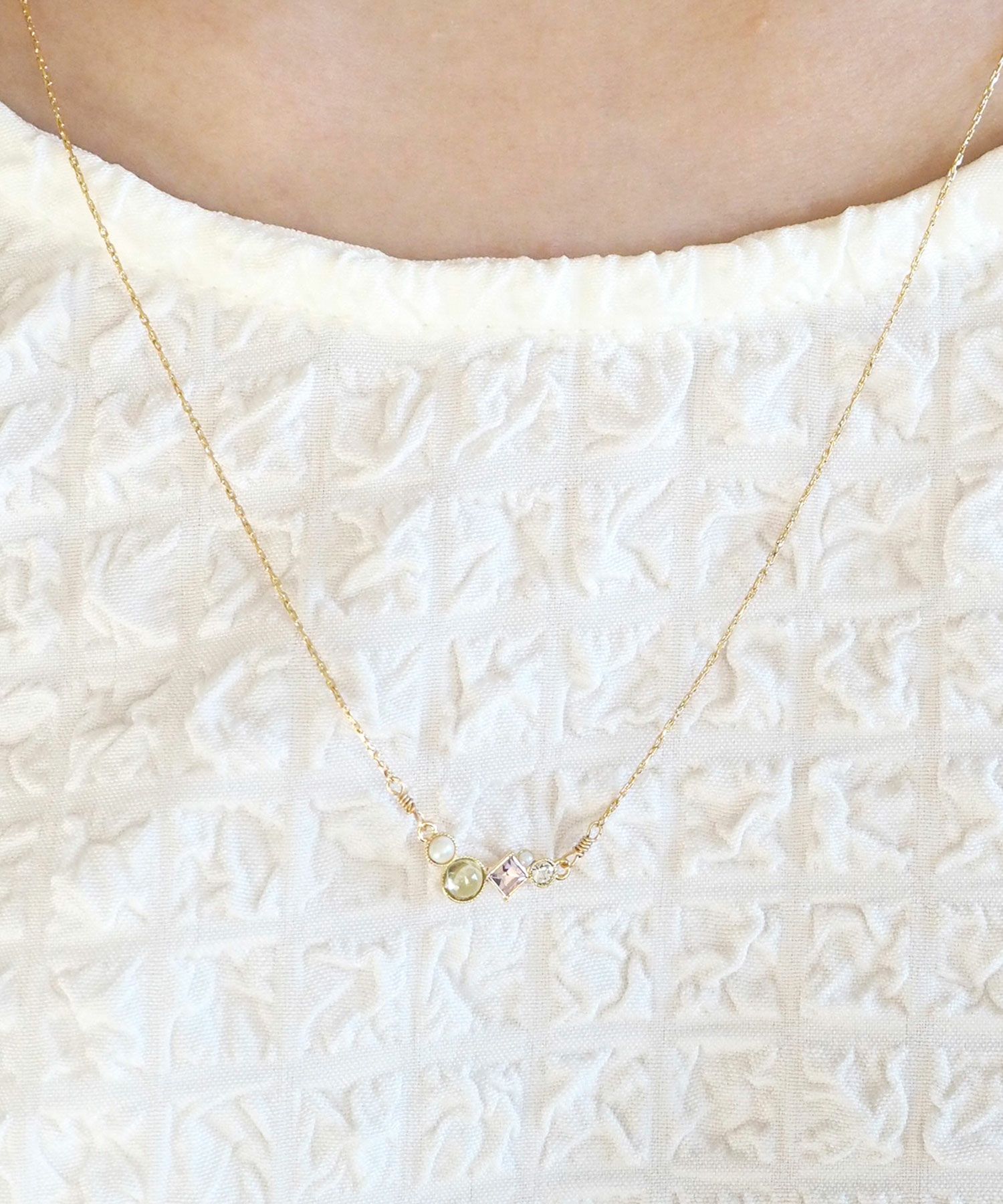 【恋は光着用】ナチュラルストーンとビジューのプチペンダント【MUK Dreamy stone】