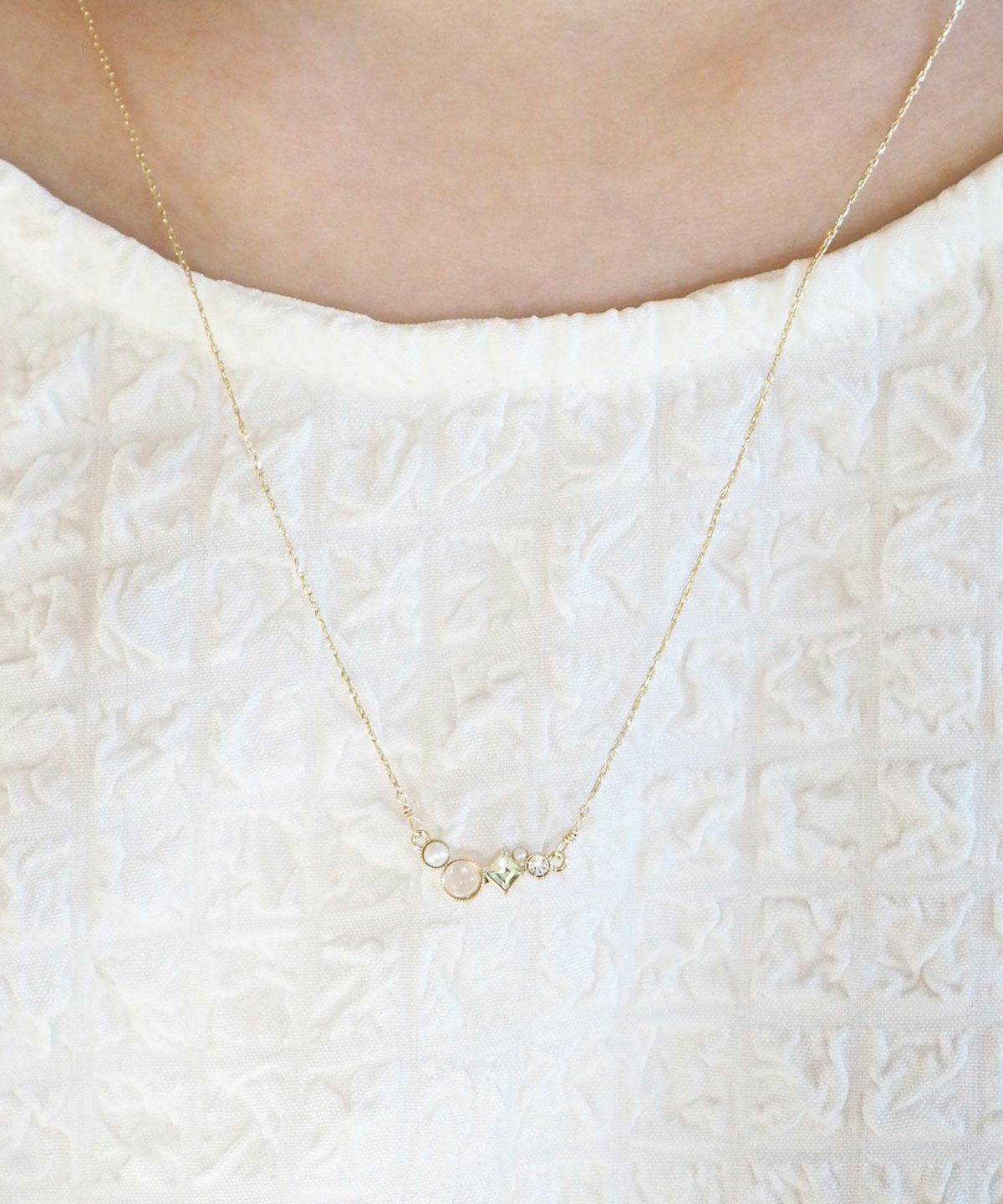 【恋は光着用】ナチュラルストーンとビジューのプチペンダント【MUK Dreamy stone】