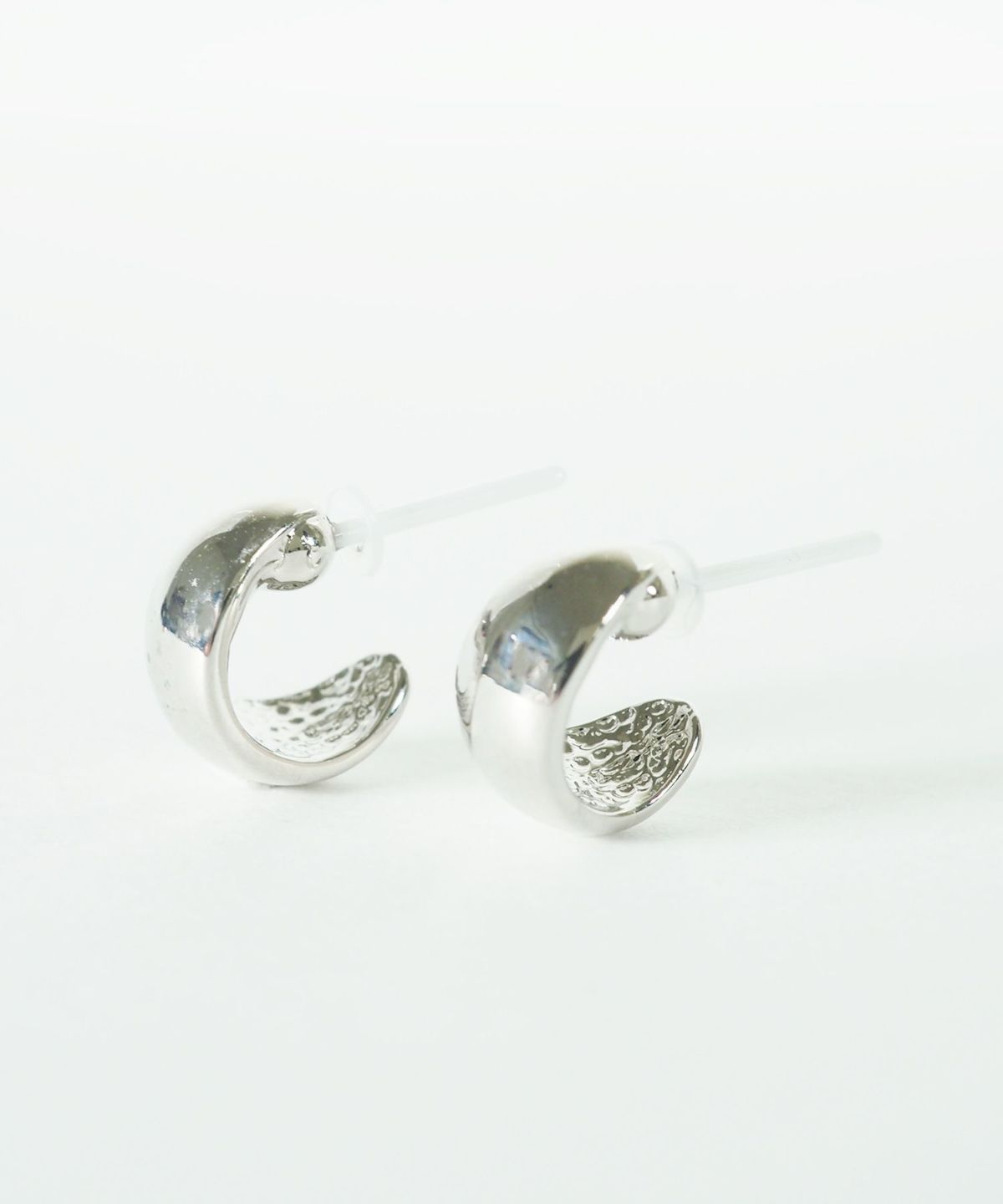 ころっとセラミックポストピアス