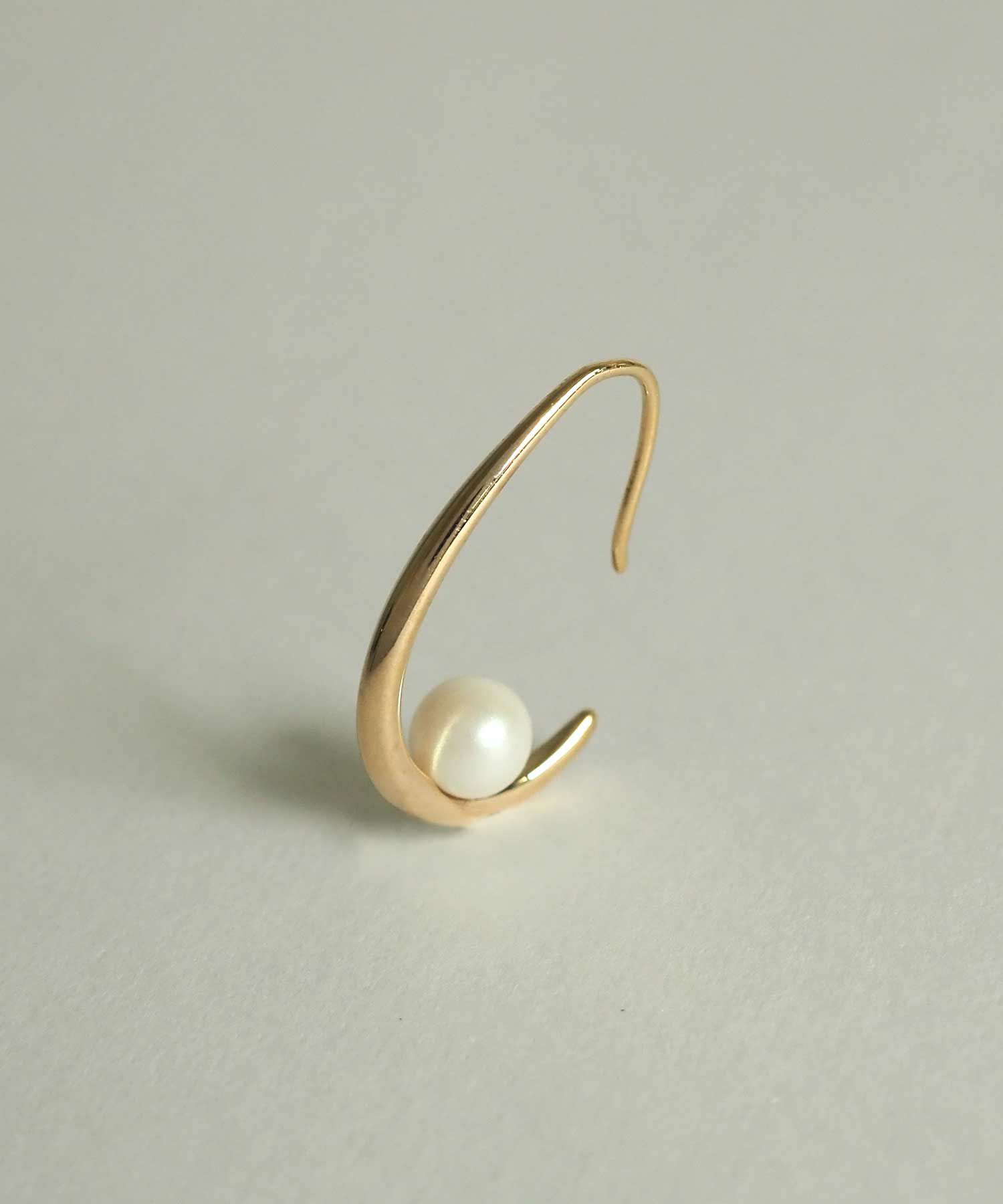 パールフックピアス