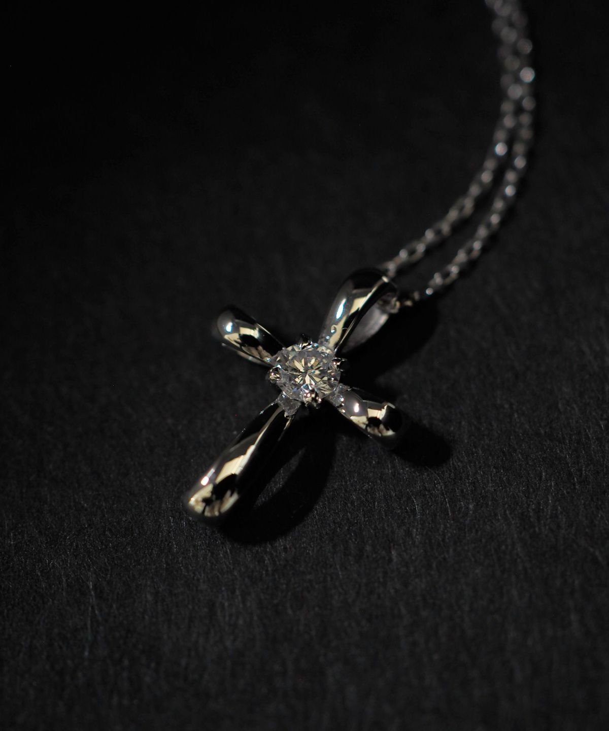 Cross pendant【LAB DIAMOND】