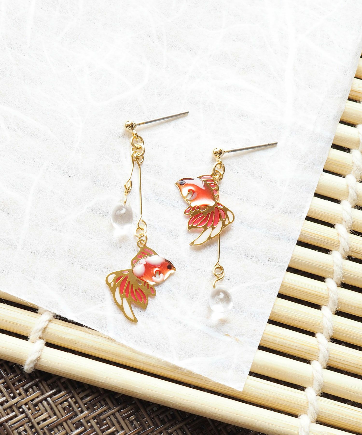 アシンメトリー金魚ピアス