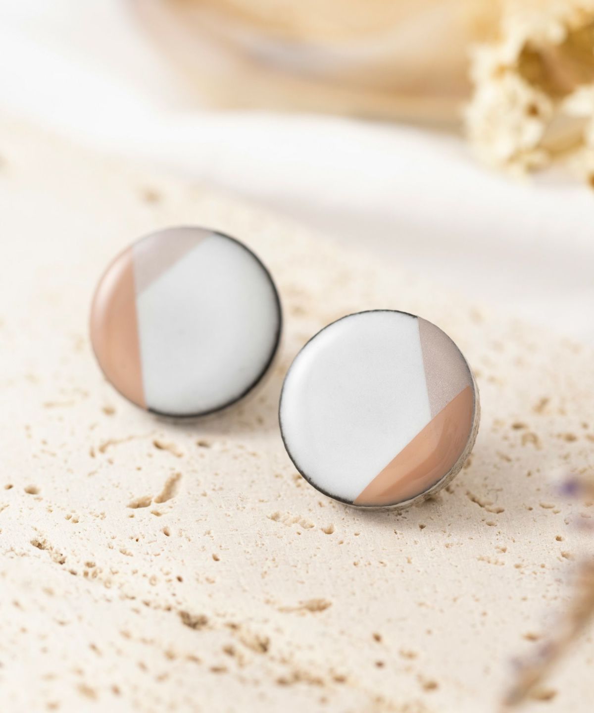 【MUK別注】美濃焼モダンチタンポストピアス【MIKELO】