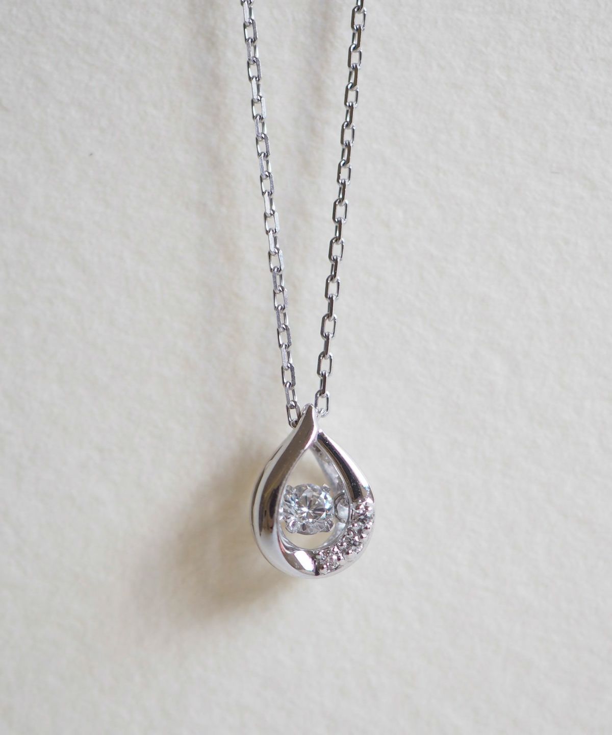 Petite Drop frame 925 Silver Dancing Stone Pendant【H&Ccollection】