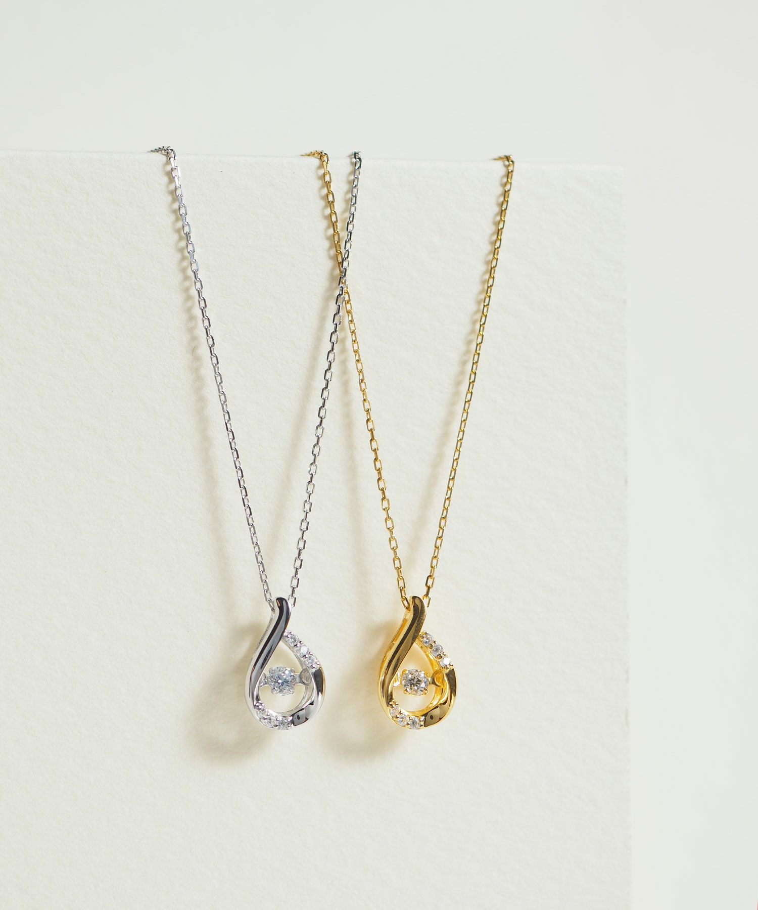 Drop frame 925 Silver Dancing Stone Pendant【H&Ccollection】