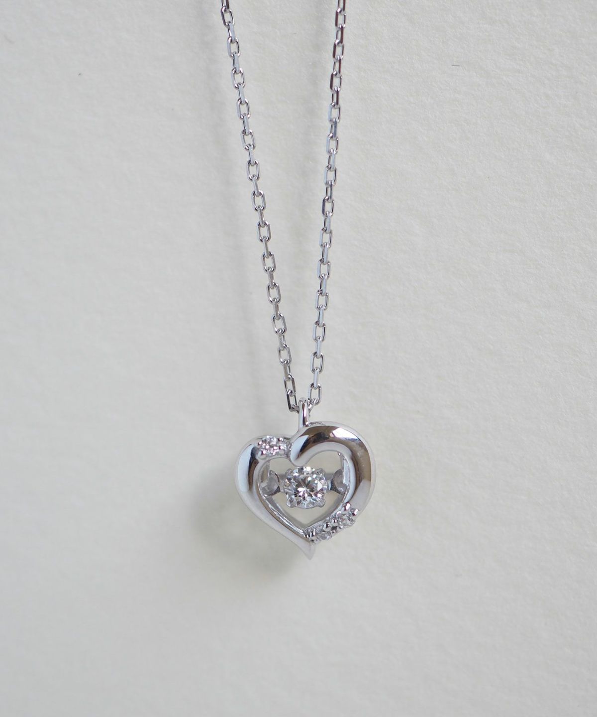 Heart frame 925 Silver Dancing Stone Pendant【H&Ccollection】