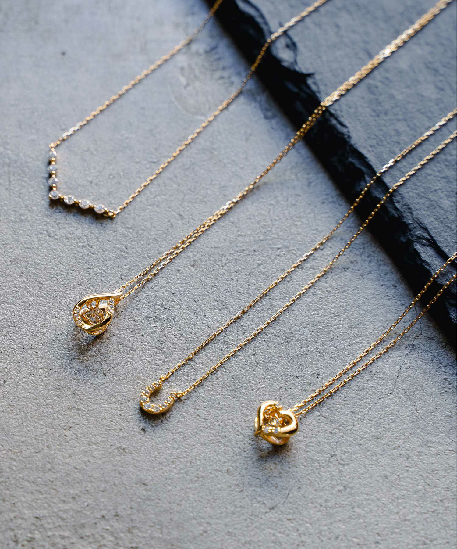 Heart frame 925 Silver Dancing Stone Pendant【H&Ccollection】