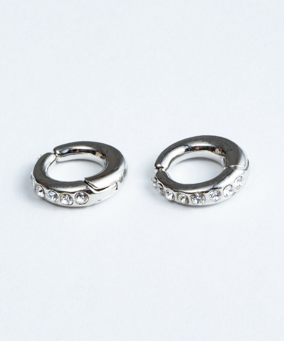 美品✨グッチ LOVED　ピアス　イヤリング　2way　グラデーション　ストーン 美品✨グッチ LOVED ピアス イヤリング 2way グラデーション
