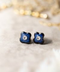 イミテーションアクセサリー約5.3kg tou」美濃焼スワロフスキーフラワーイヤリング【MIKELO】 | 【公式