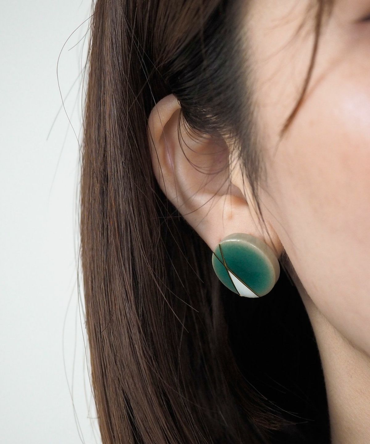 美濃焼ラインデコ青磁チタンポストピアス【MIKELO】