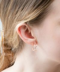 ピンクゴールドアシメフープ抗菌樹脂ポストピアス