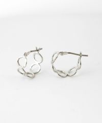 透かしハーフピュアチタンポストピアス