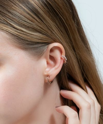 美品✨グッチ LOVED　ピアス　イヤリング　2way　グラデーション　ストーン 美品✨グッチ LOVED ピアス イヤリング 2way グラデーション