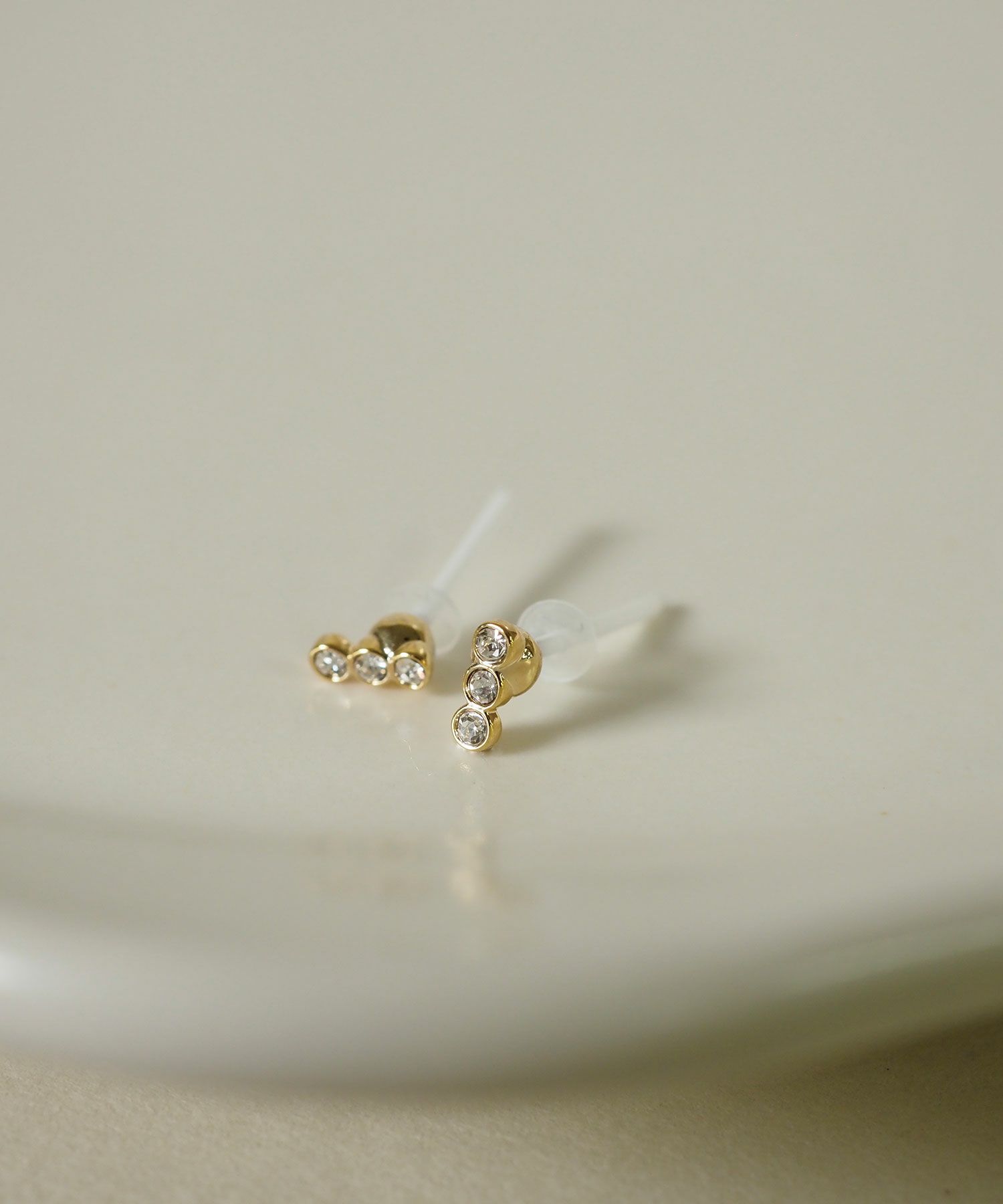 【web限定】ライナセラミックポストピアス