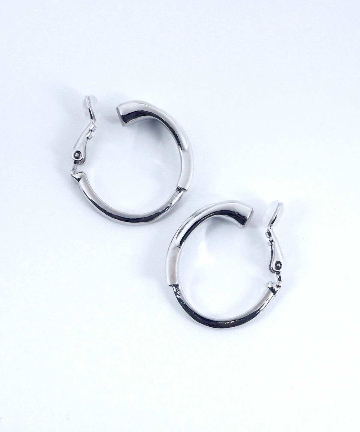 オーバーラップメタルフープIMUFURETイヤリング