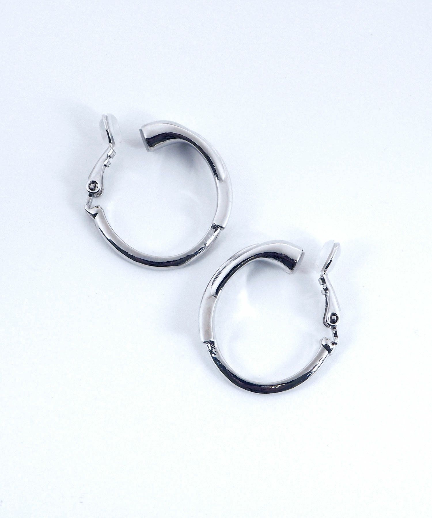 オーバーラップメタルフープIMUFURETイヤリング