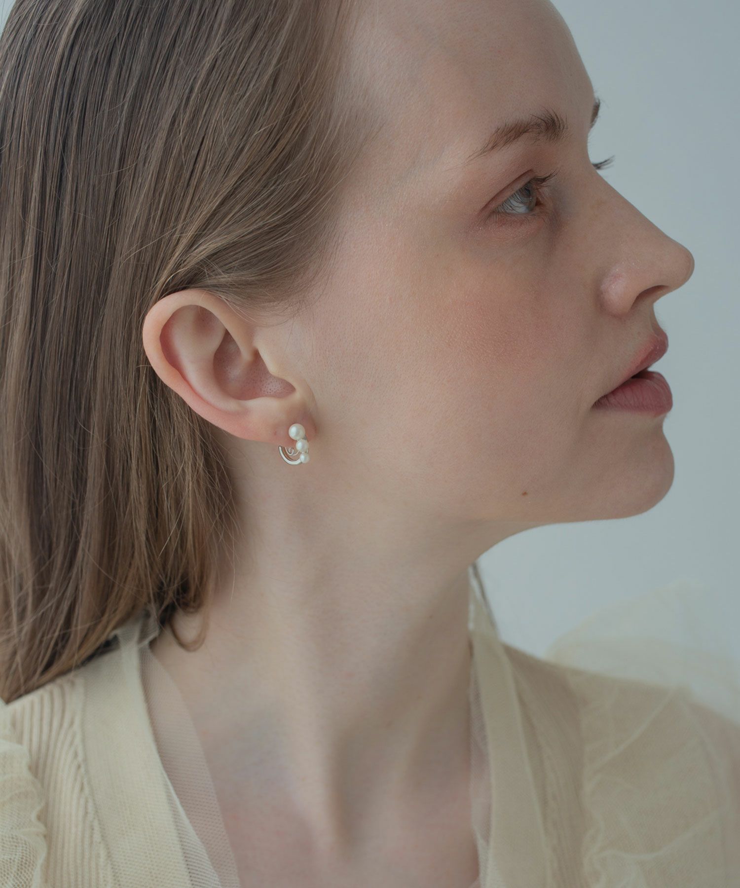 【森香澄さん着用】【web限定】ニュアンスパールループフィットイヤリング