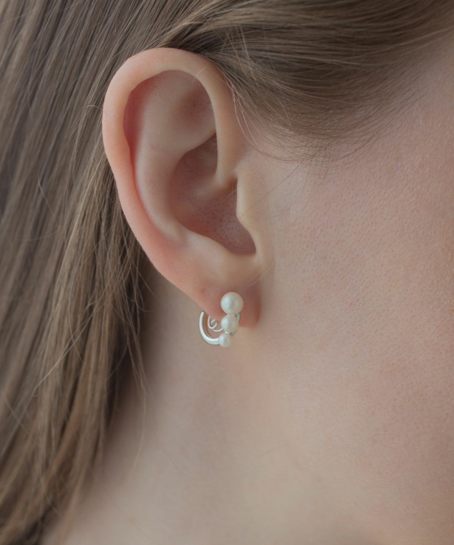 【森香澄さん着用】【web限定】ニュアンスパールループフィットイヤリング