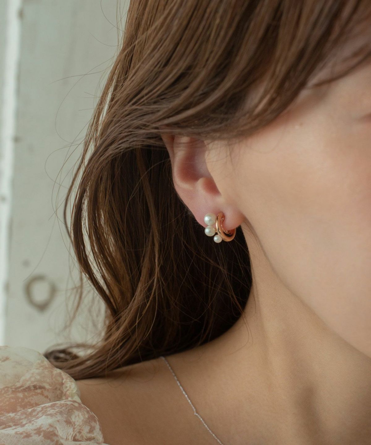 【森香澄さん着用】【web限定】ニュアンスパールループフィットイヤリング