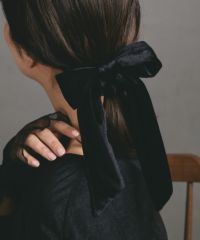襟マフラー ベロアリボン「黒」　⬛️ 2wayベロアリボンシュシュ | 【公式】MUK ONLINE SHOP｜人気