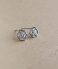 【匿名配送】ete K10 ピアス ヘキサゴン 30%off】【web限定】[K10]ヘキサゴンダイヤモンドピアス