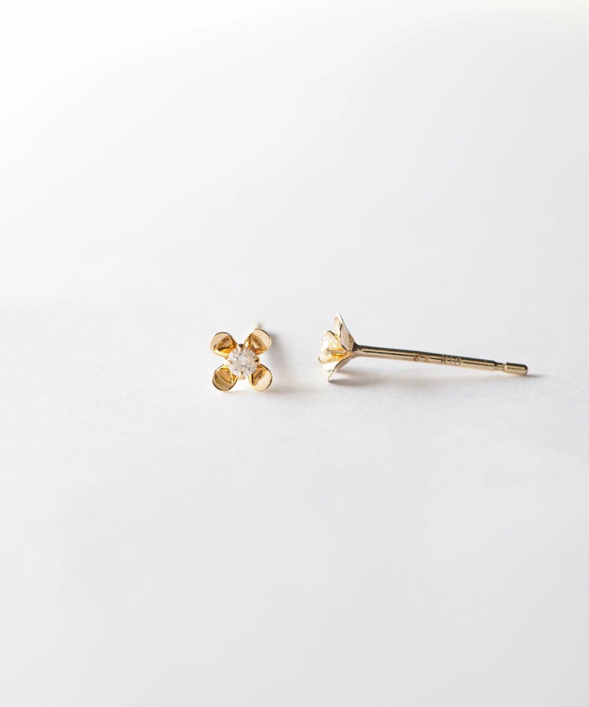 【web限定】[K10]プチフロラダイヤモンドピアス