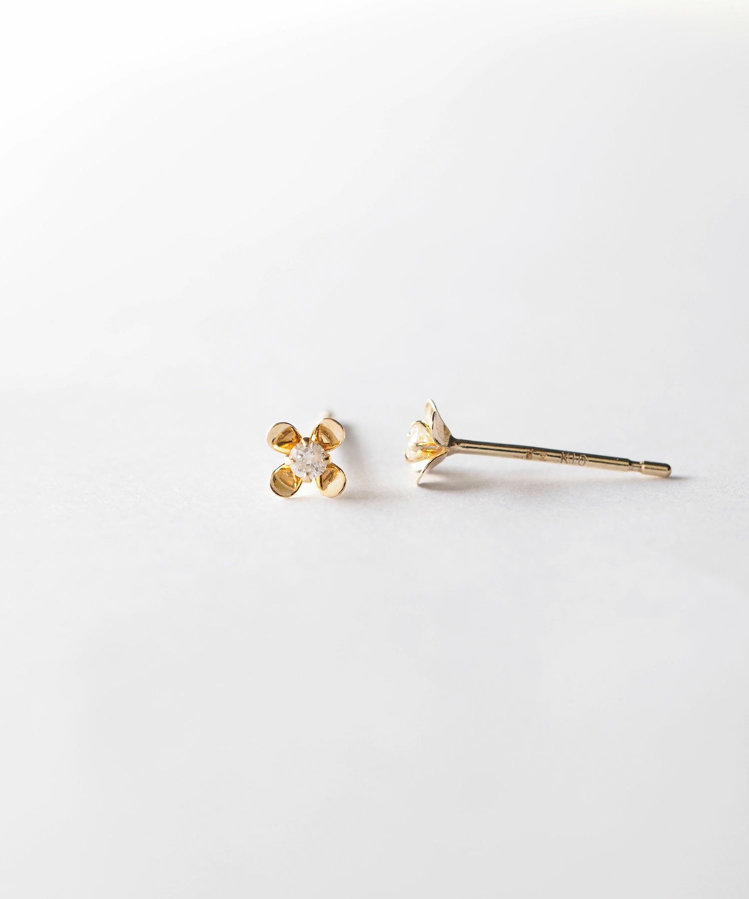 【web限定】[K10]プチフロラダイヤモンドピアス