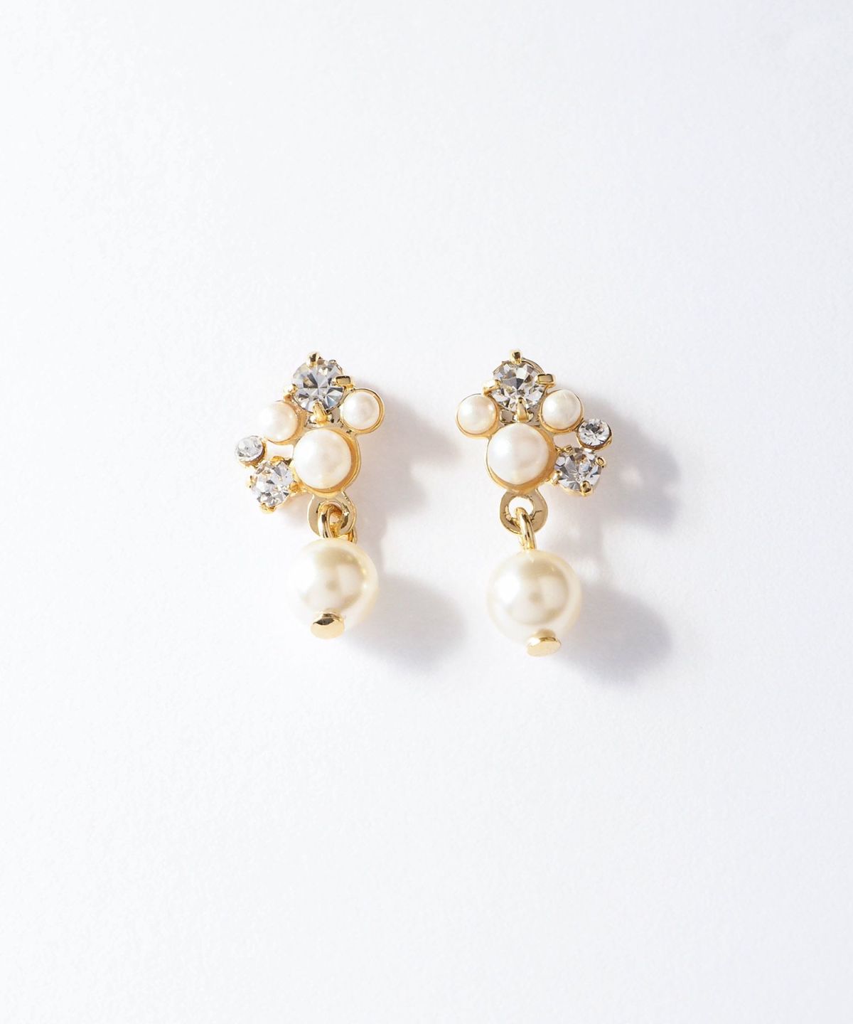 かすみ草パールブロンピアス | liqui