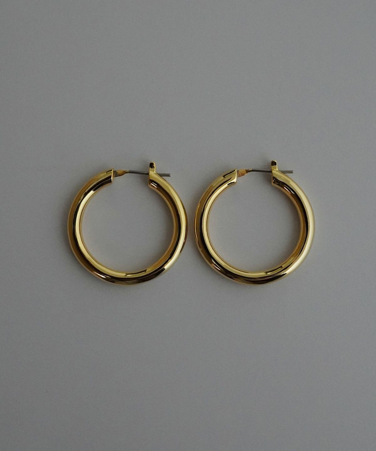 美品 BVLGARI ファンシーシェイプピアス 美品 BVLGARI ファンシーシェイプピアス