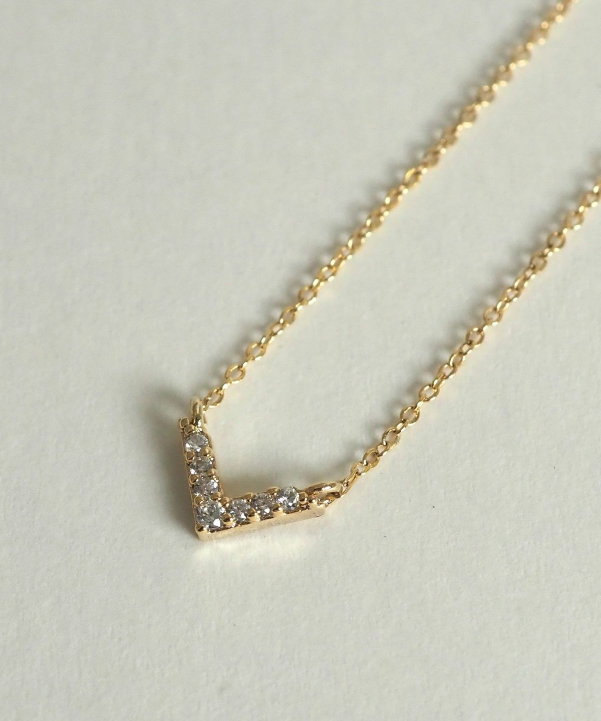 パヴェVネックレス