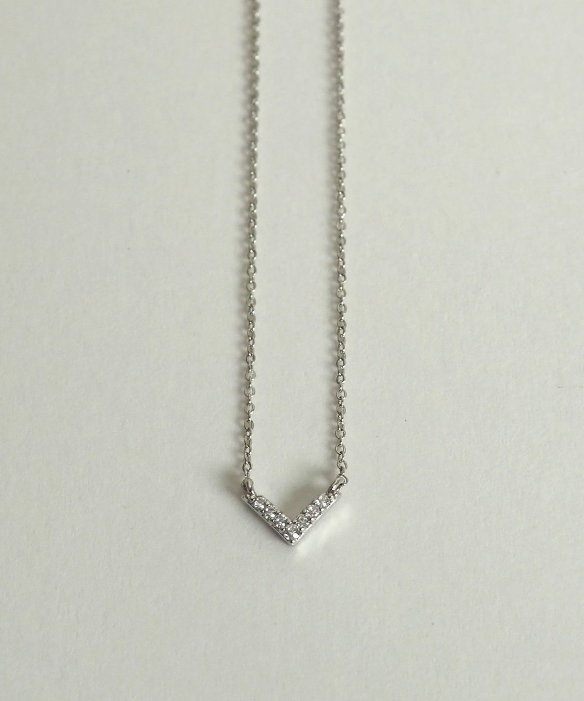 パヴェVネックレス