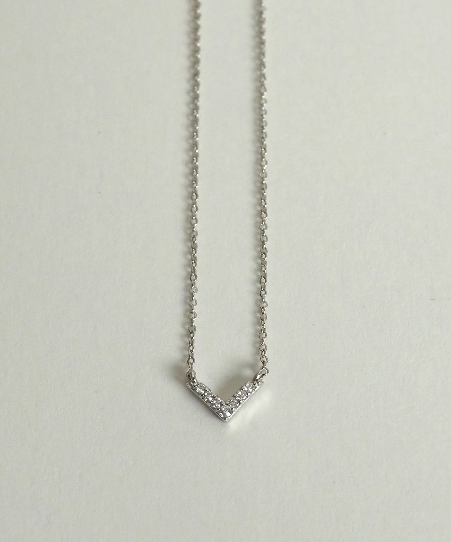 パヴェVネックレス