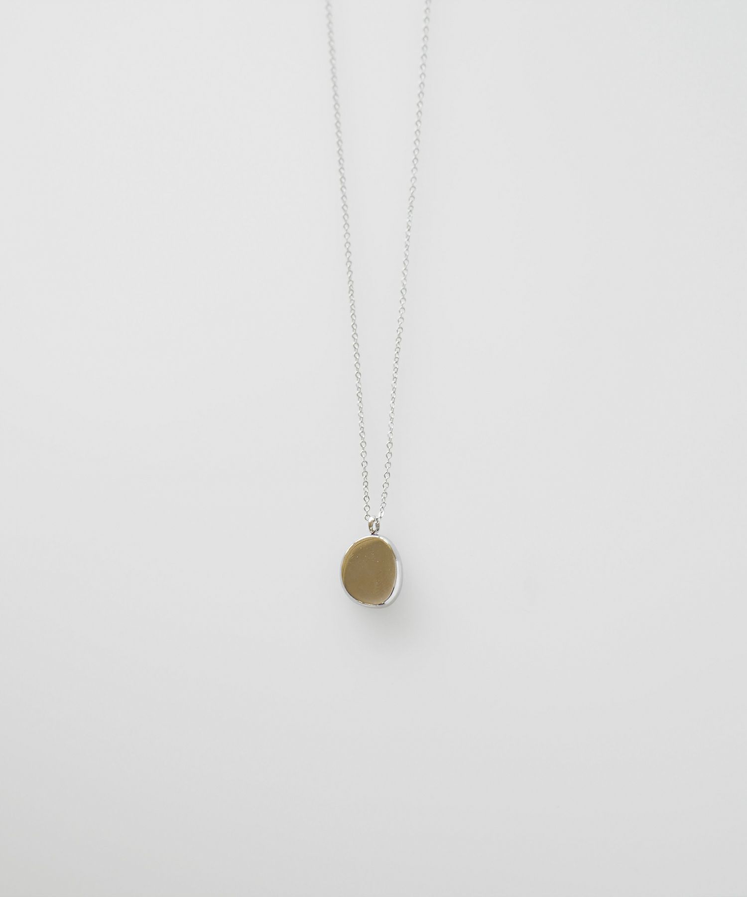 オーバルフォルムステンレスネックレス