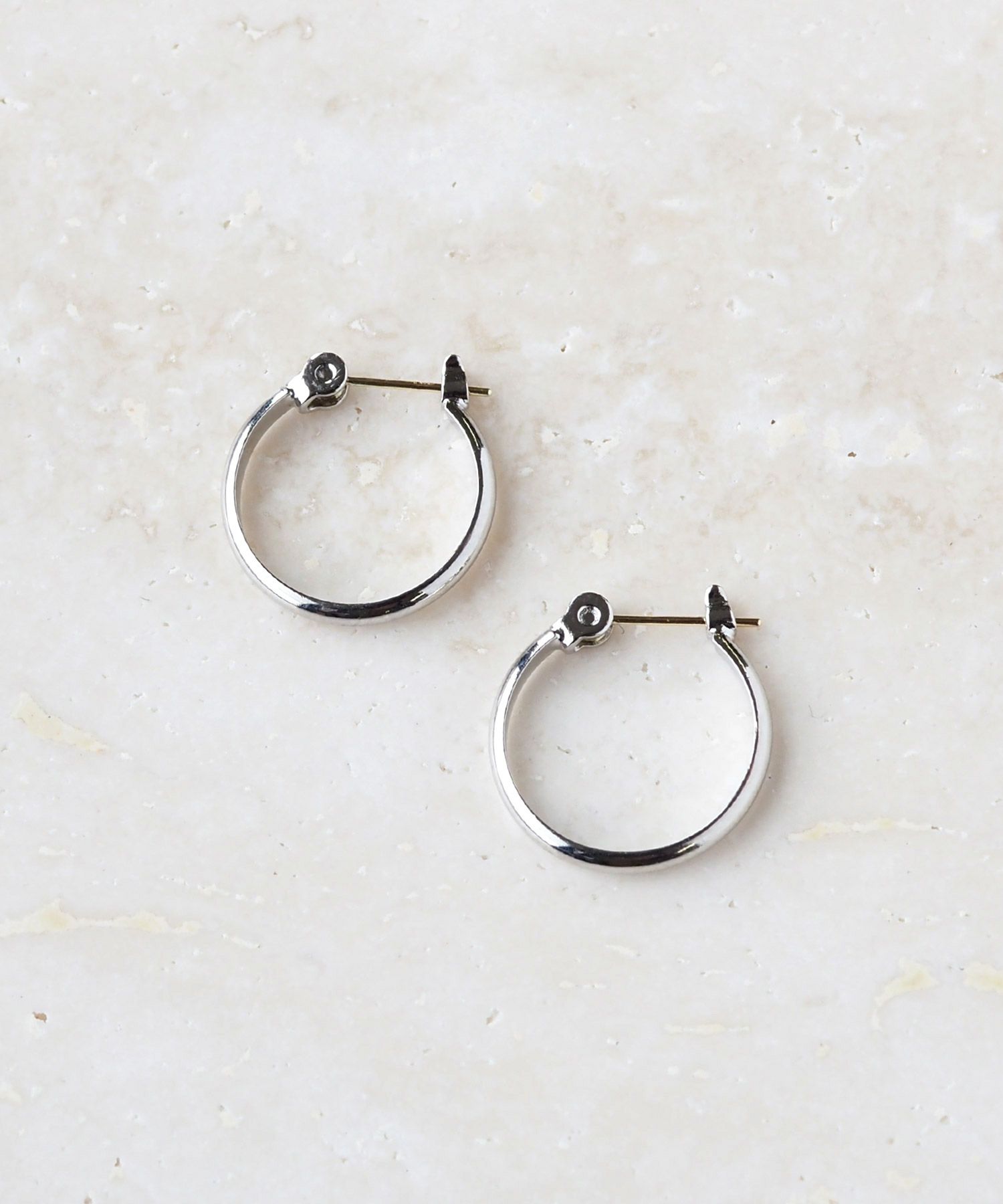 シンプルフープk18ポストピアス