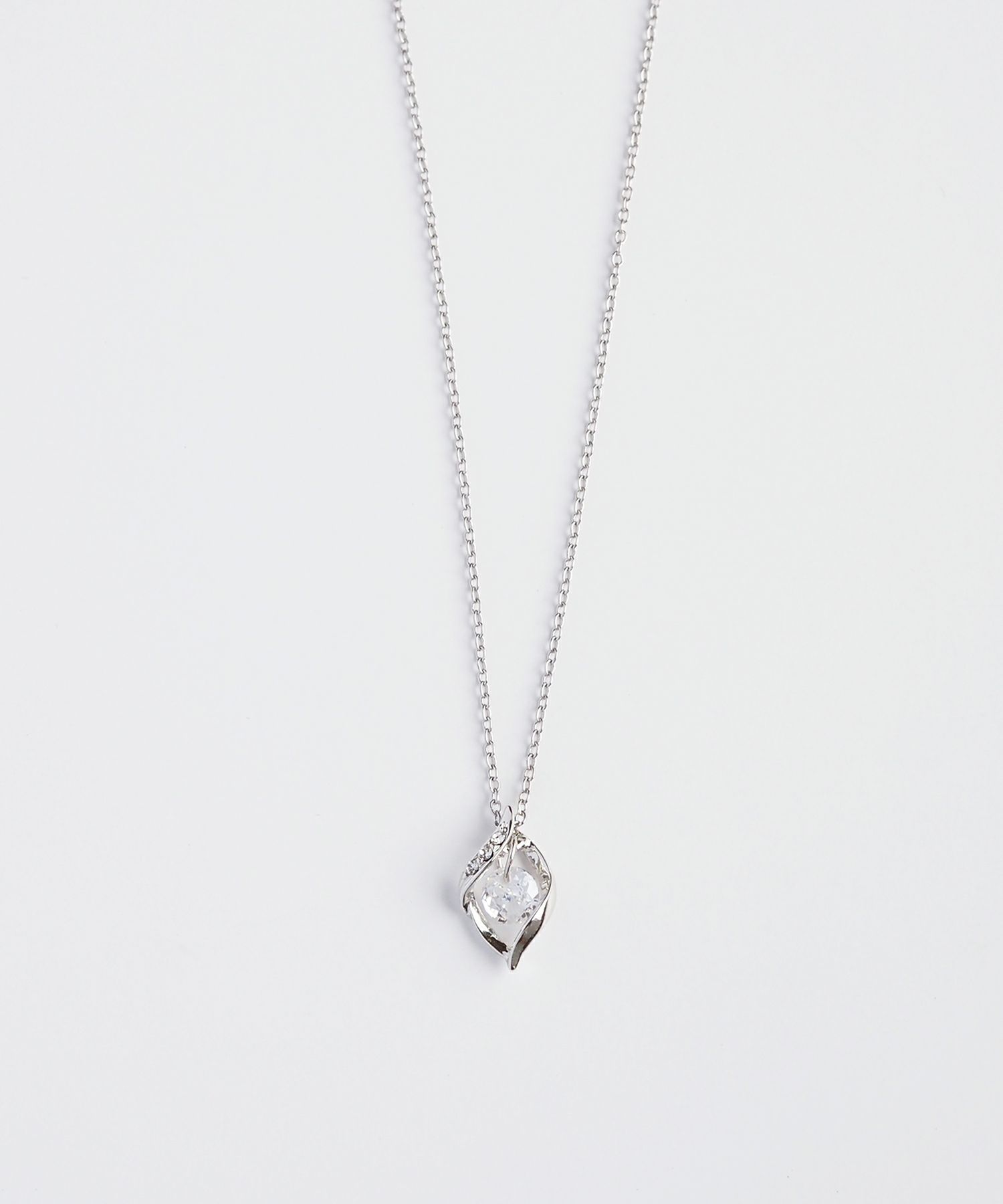 マーキスシャイニングストーンネックレス