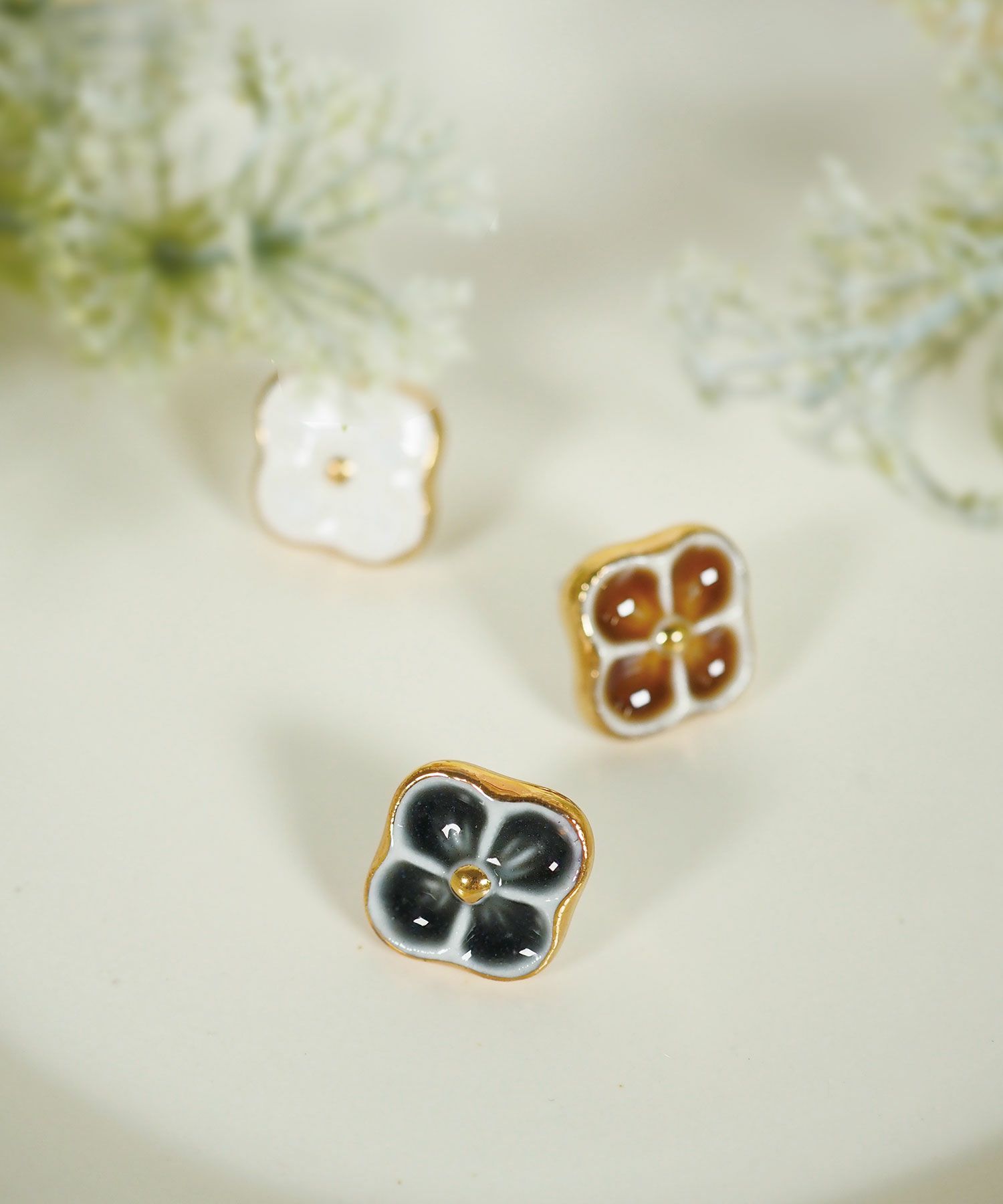 美濃焼タイルよつ花ピアス【七窯社】