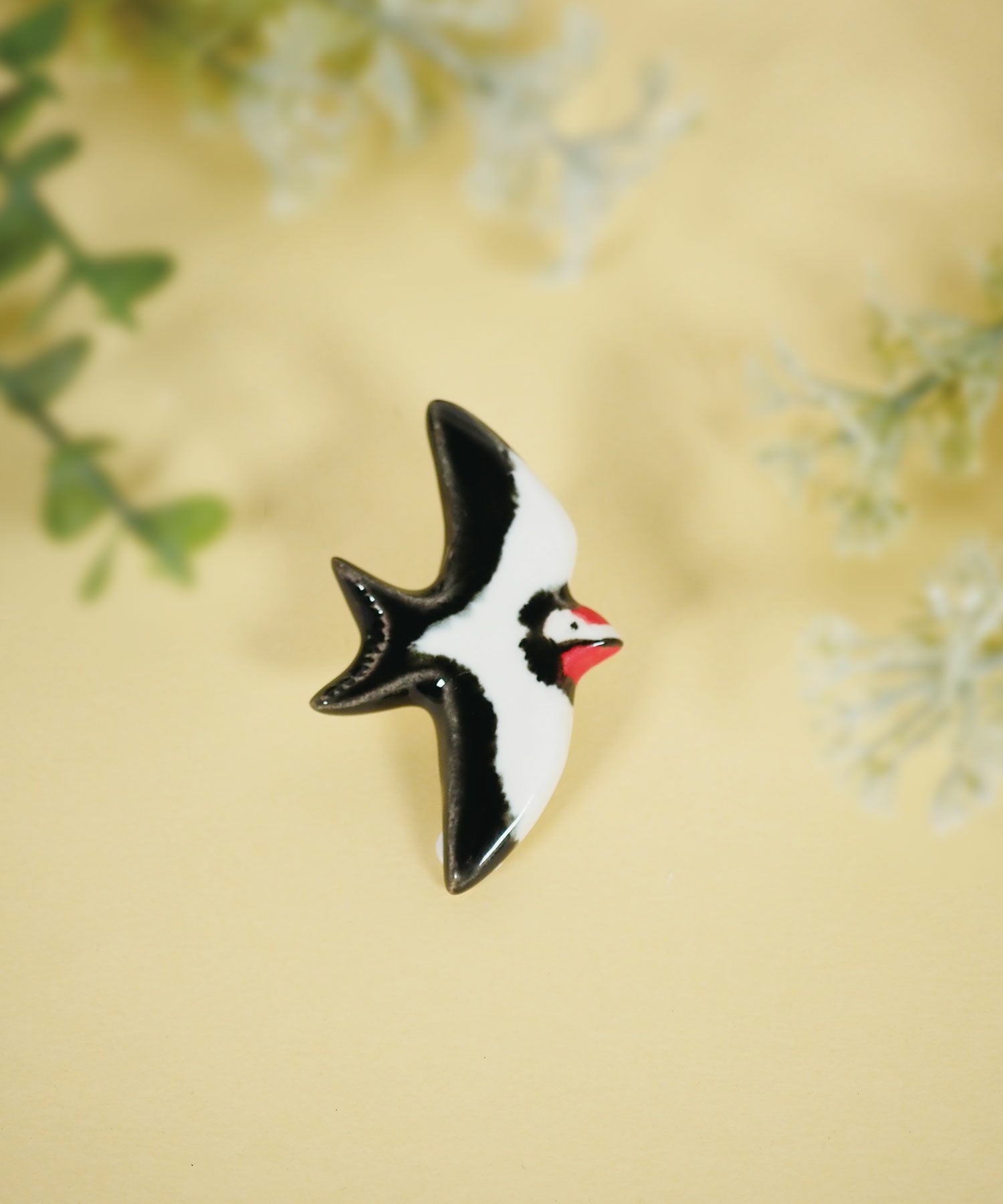 美濃焼タイルつばめブローチ【七窯社】