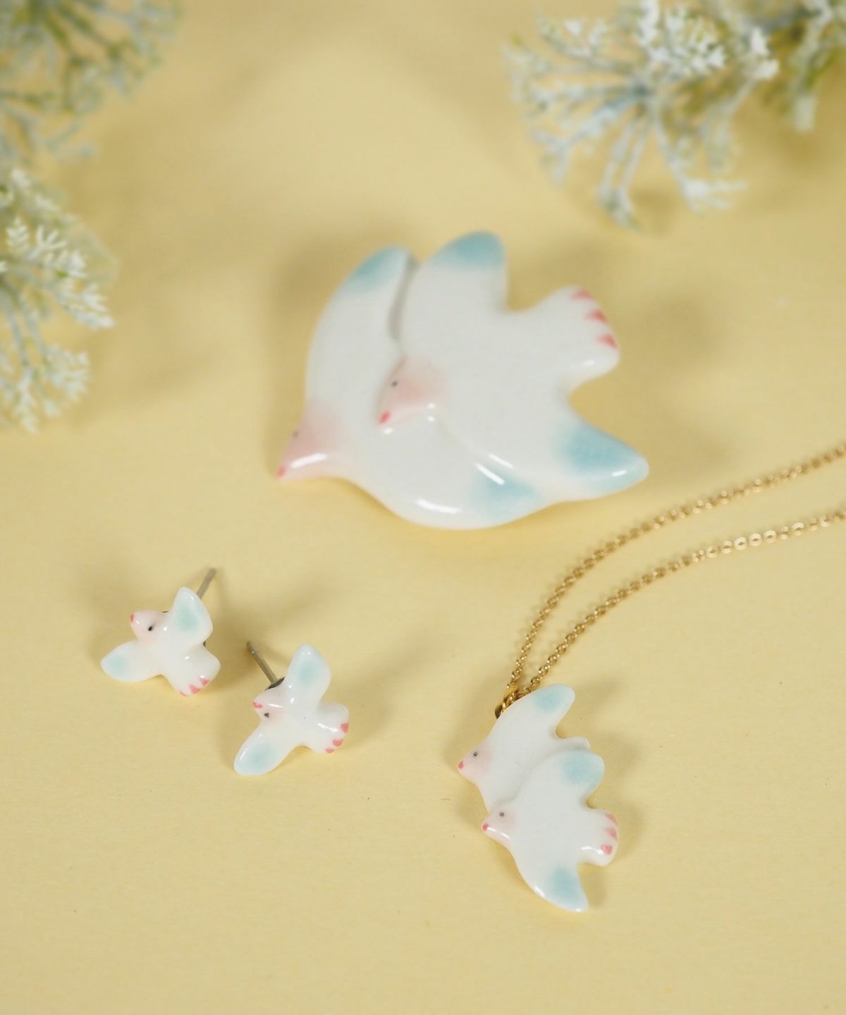 美濃焼タイルハトブローチ【七窯社】