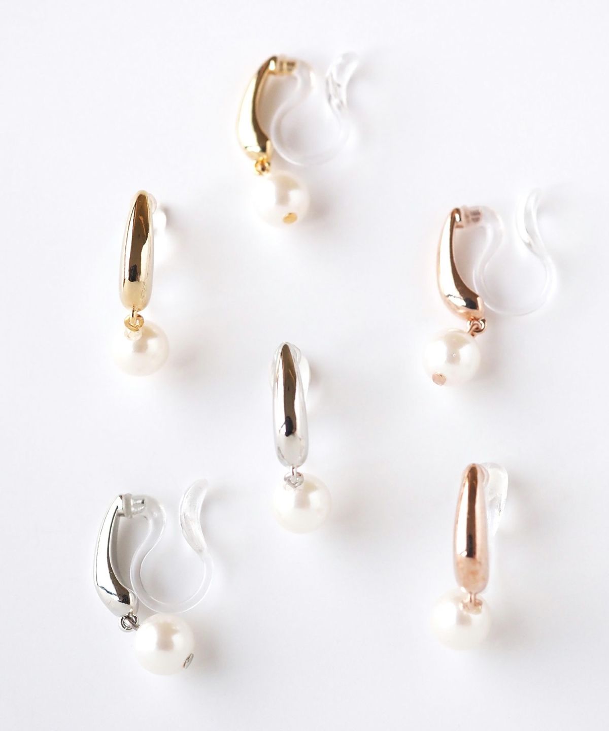 パールメタルカーブ樹脂ノンホールイヤリング | 【公式】MUK ONLINE