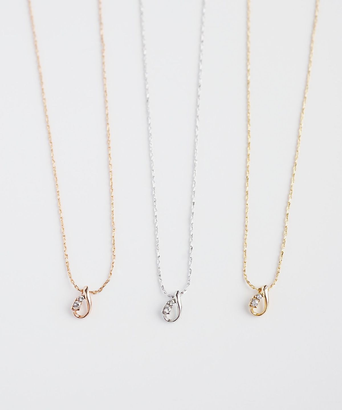 【web限定】ティアドロップラインストーンペンダント