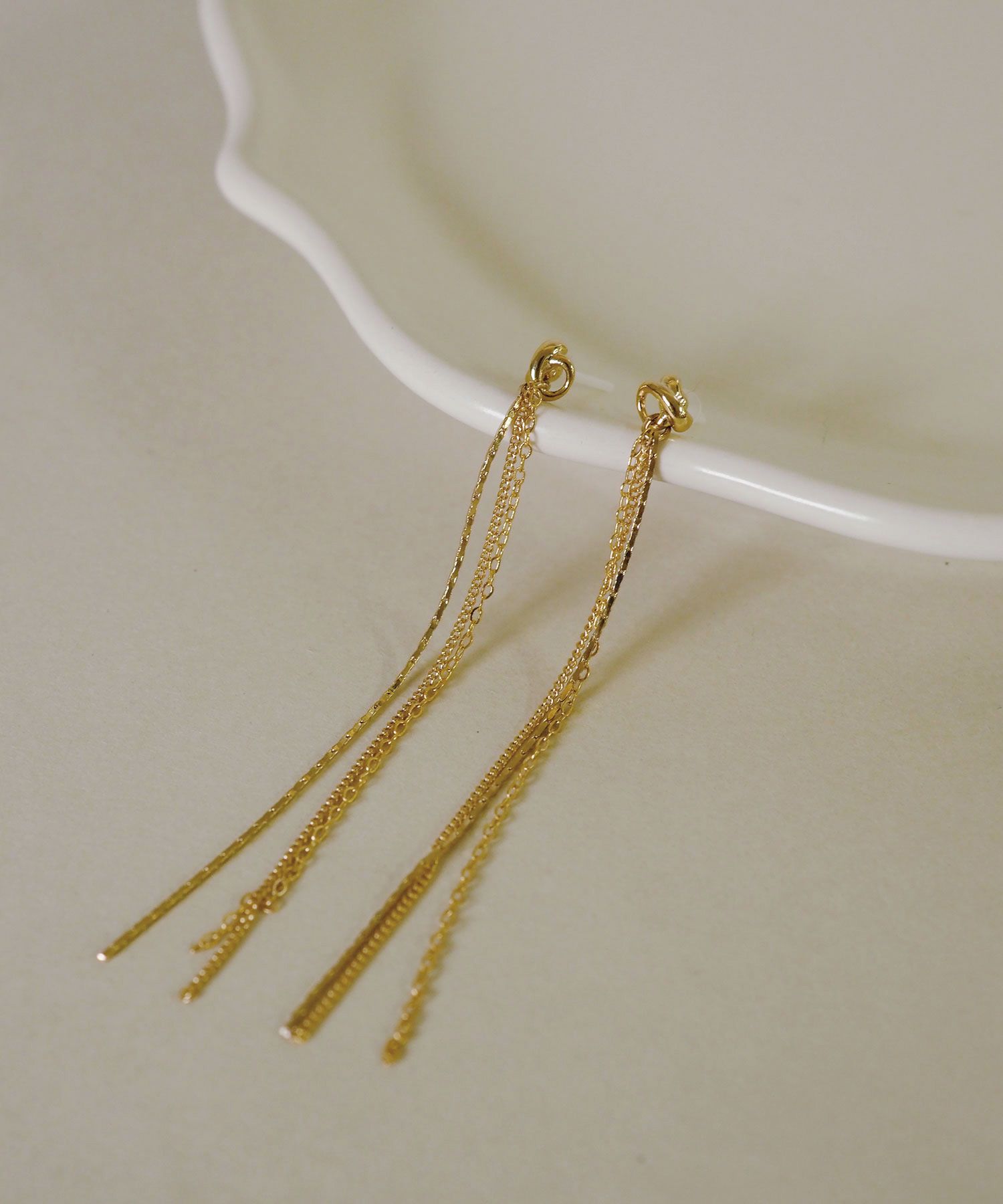 【web限定】メタルチェーンセラミックポストピアス