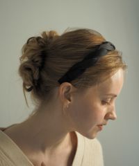 sugri　カチューシャ　サテン　レース　箱あり CLASSY.掲載】サテンネジリカチューシャ | 【公式】MUK ONLINE