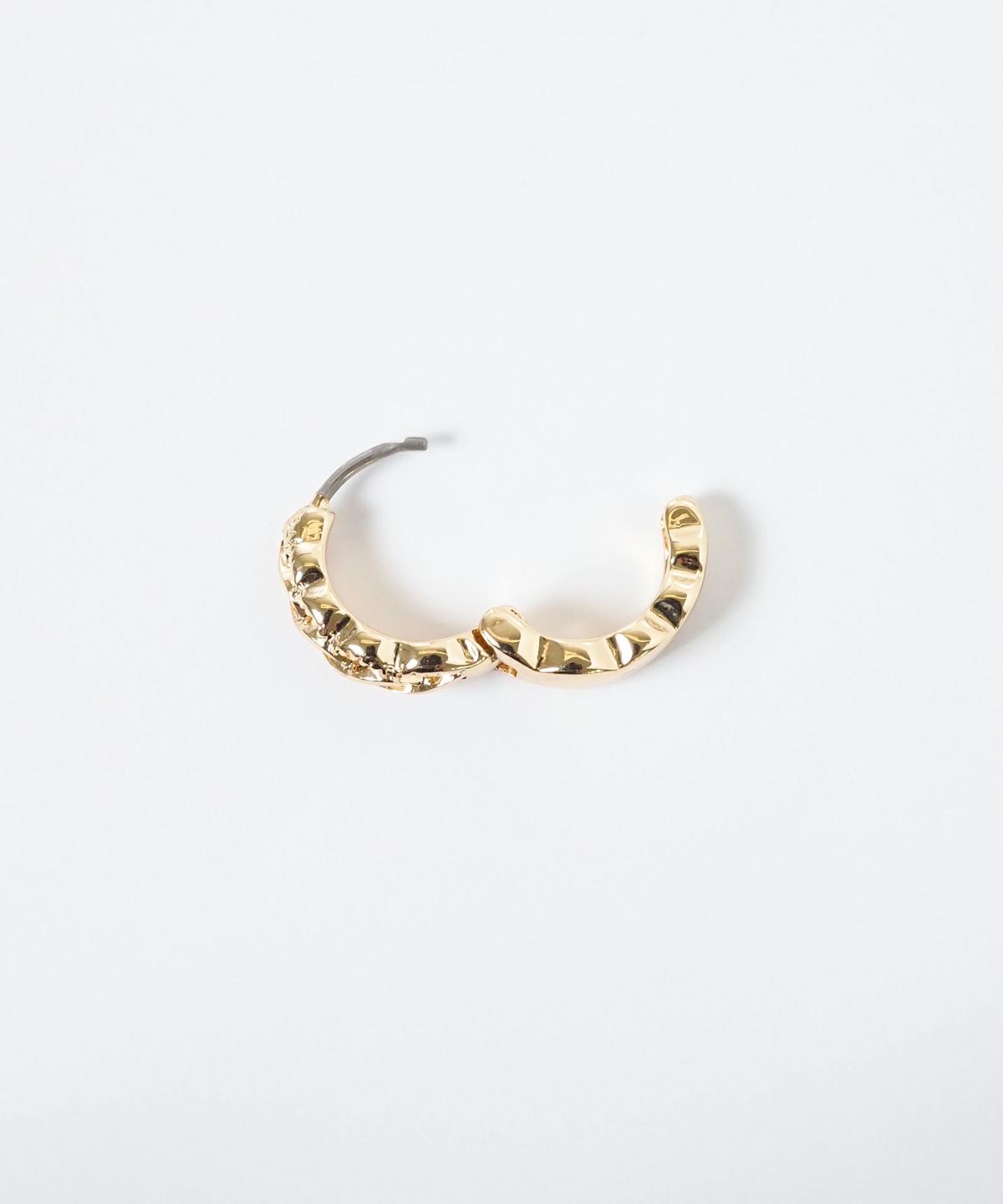 透かしツイストフープサージカルステンレスポストピアス