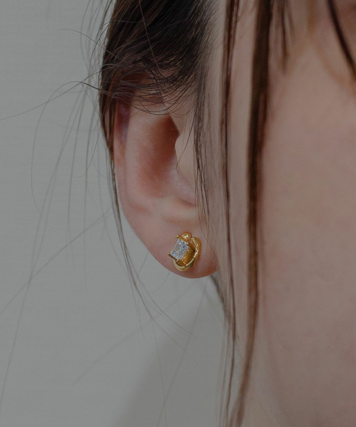 ラウンドスクエアサージカルステンレスピアス