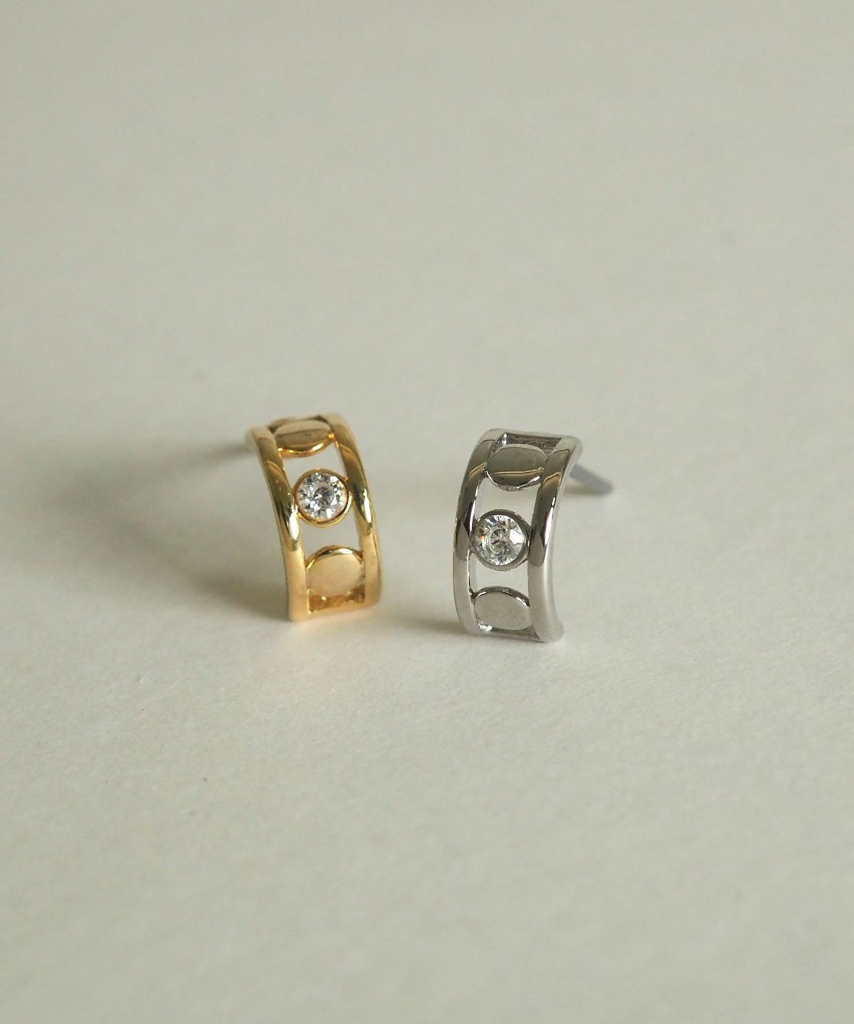 ジルコニアリングピアス