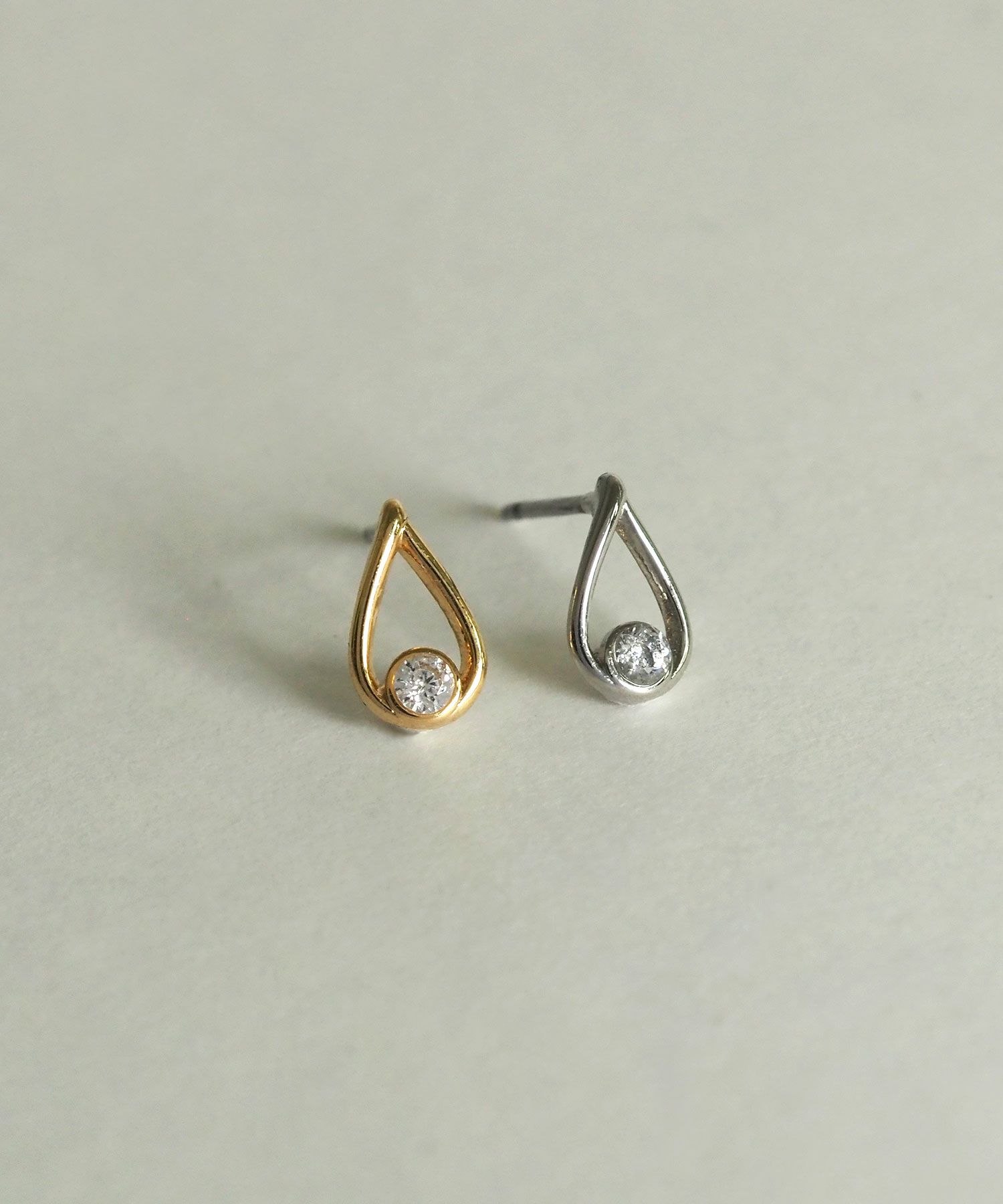 ドロップラインピアス